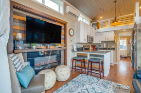 Tiny Home in Flat Rock Easy Access to I-26!